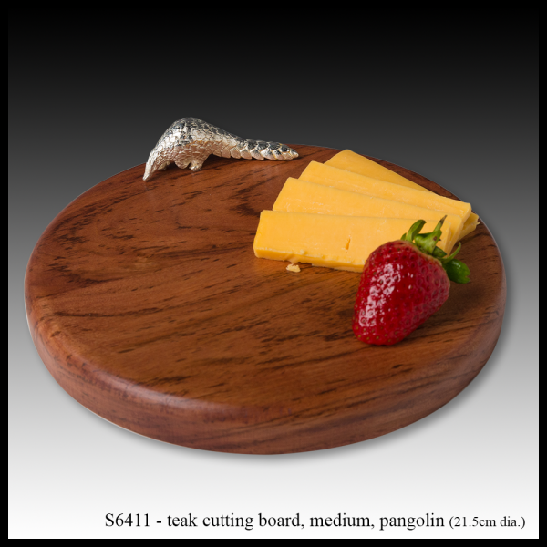 S6411 teak cutting board medium – pangolin